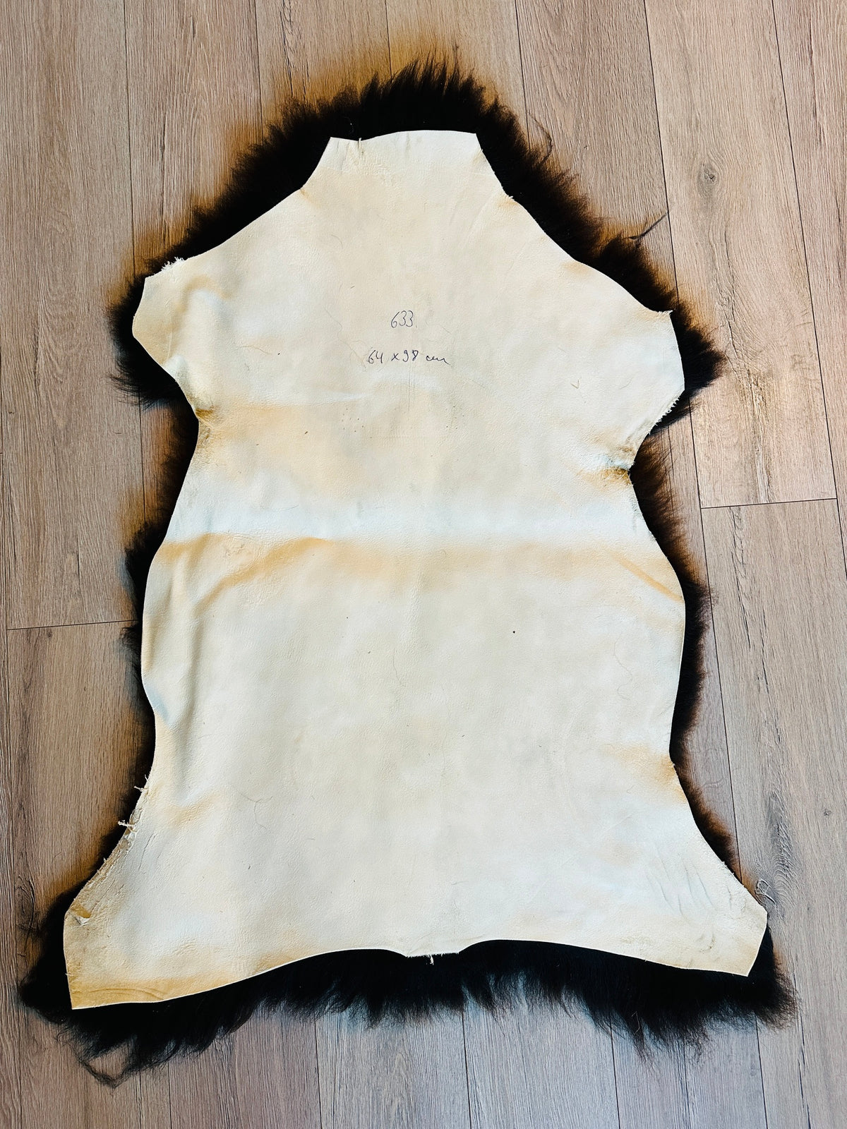 Schaffell vom Krainer Steinschaf, schwarz, 64 x 98 cm