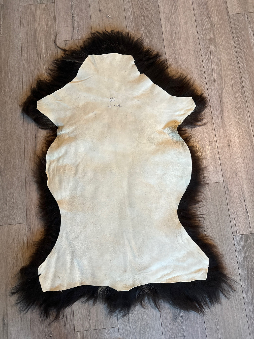 Schaffell vom Krainer Steinschaf, schwarz, 62 x 102