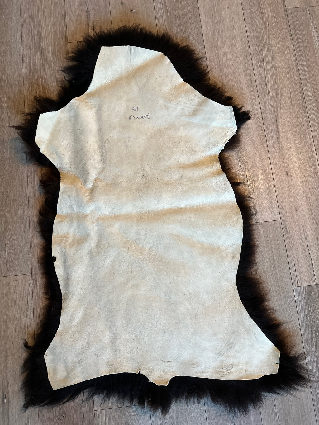Schaffell vom Krainer Steinschaf, schwarz, 64 x 112