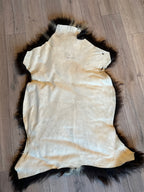Schaffell vom Krainer Steinschaf, schwarz, 71 x 110 cm